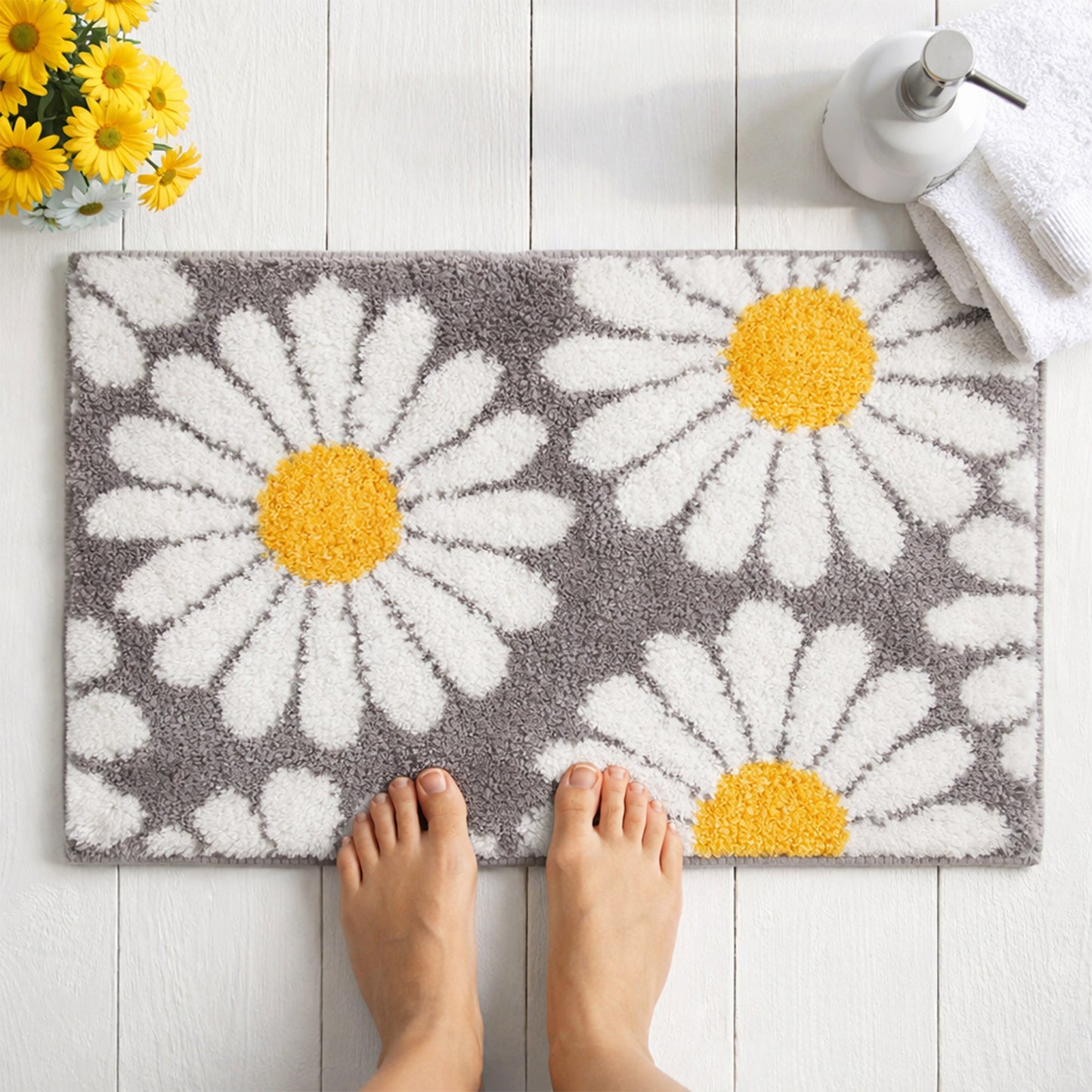 Feblilac Gray Daisy Tufted Bath Mat