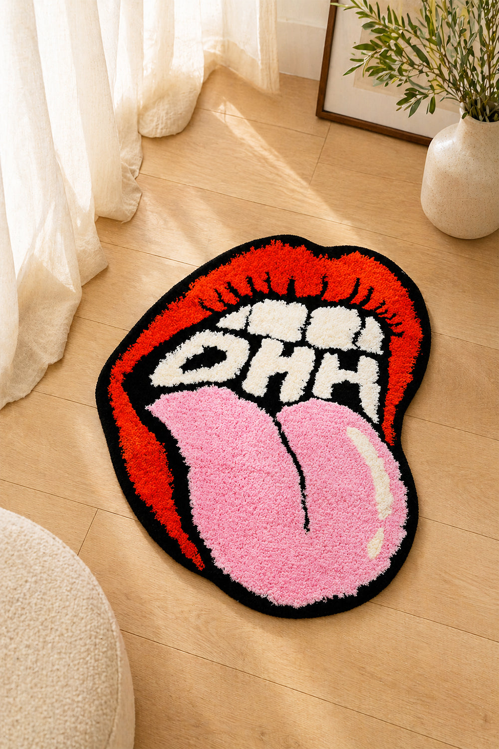 Feblilac Ohh Red Tongue Tufted Bath Mat
