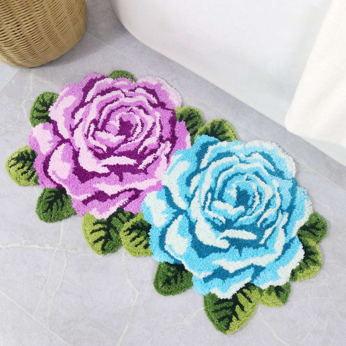 Feblilac Two Flowers tufted bath mat in a bright bathroom beside the bathtub