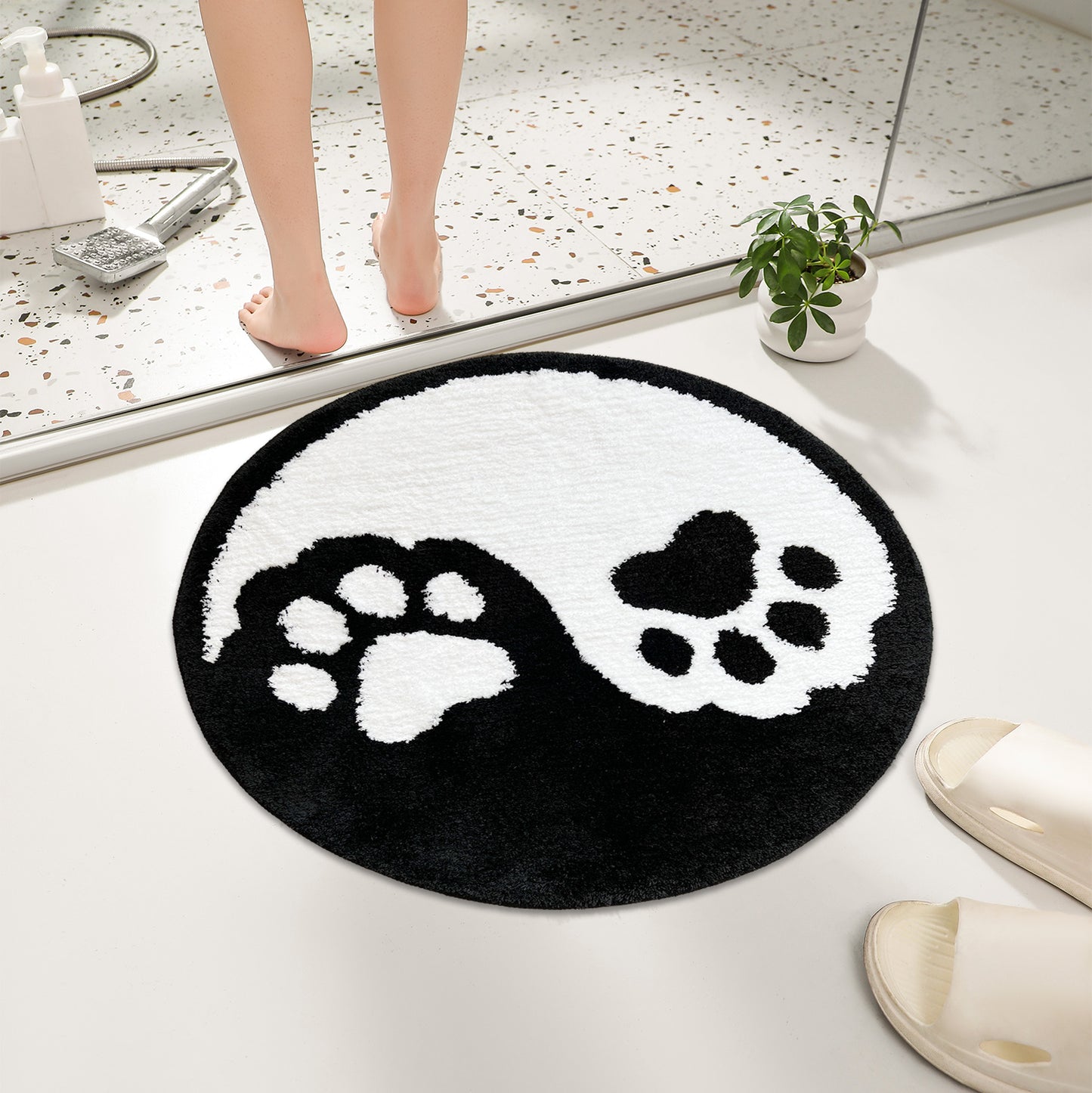 Feblilac Black and White Cat Paw Tai Chi Tufted Bath Mat