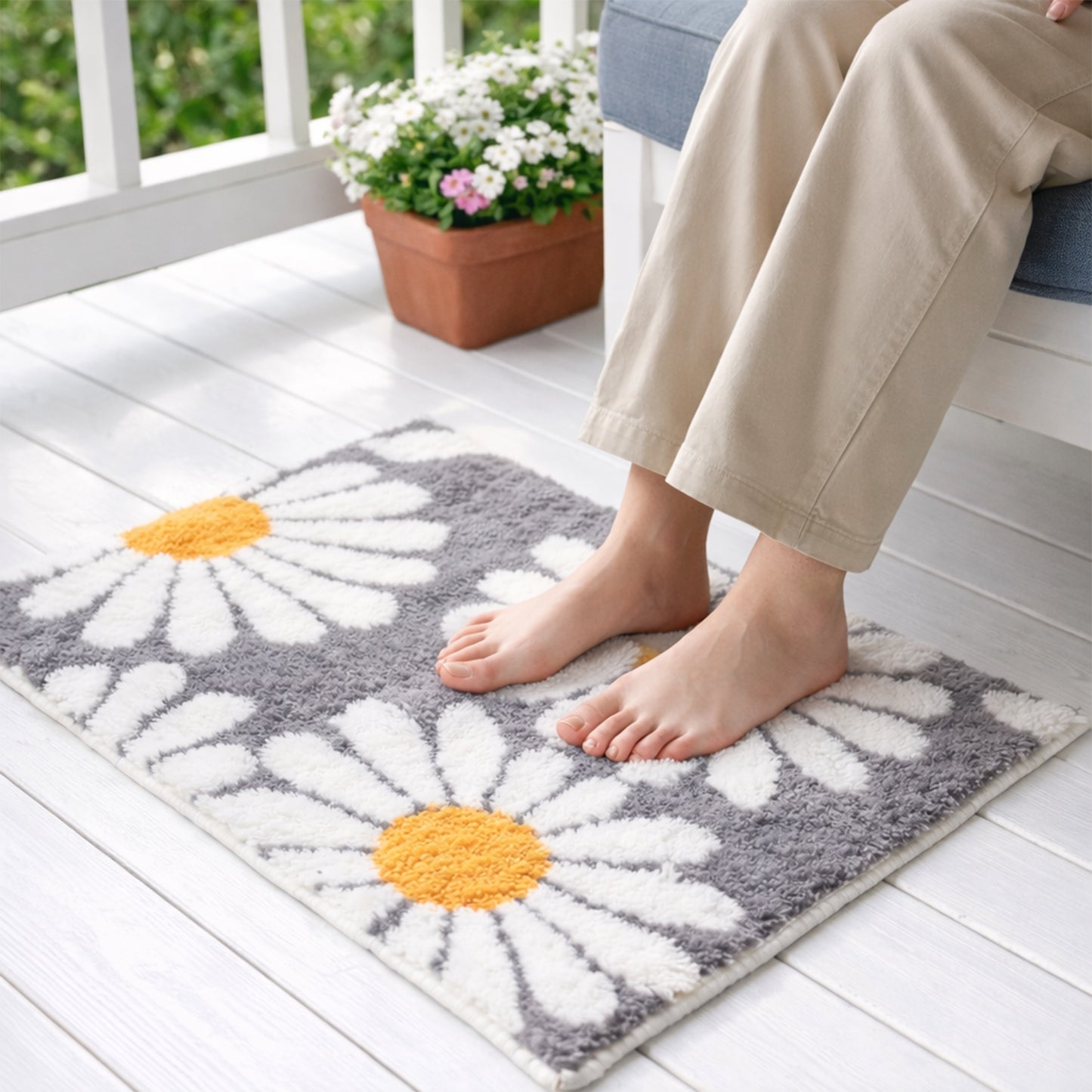 Feblilac Gray Daisy Tufted Bath Mat