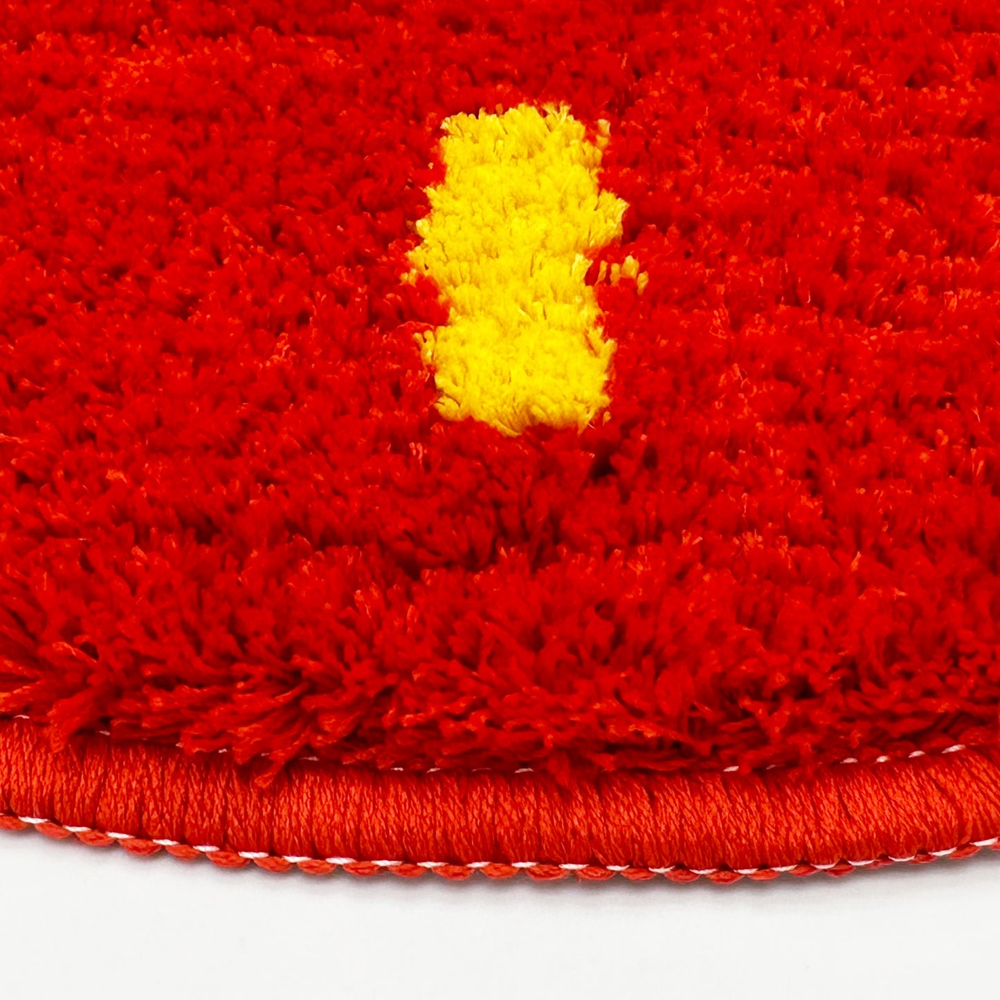 Feblilac Red Background Yellow Sun Tufted Bath Mat