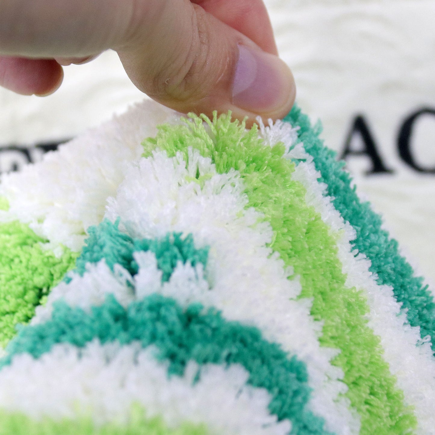 Feblilac Abstract Green Lines Bath Mat, Modern Leaves Art Rug for Bathroom