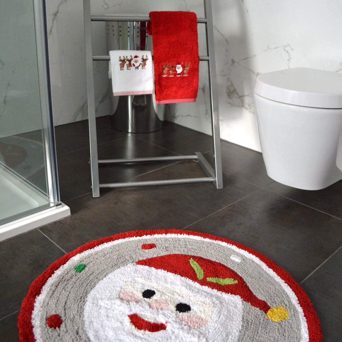 Feblilac Round Christmas Santa Claus Tufted Bath Mat
