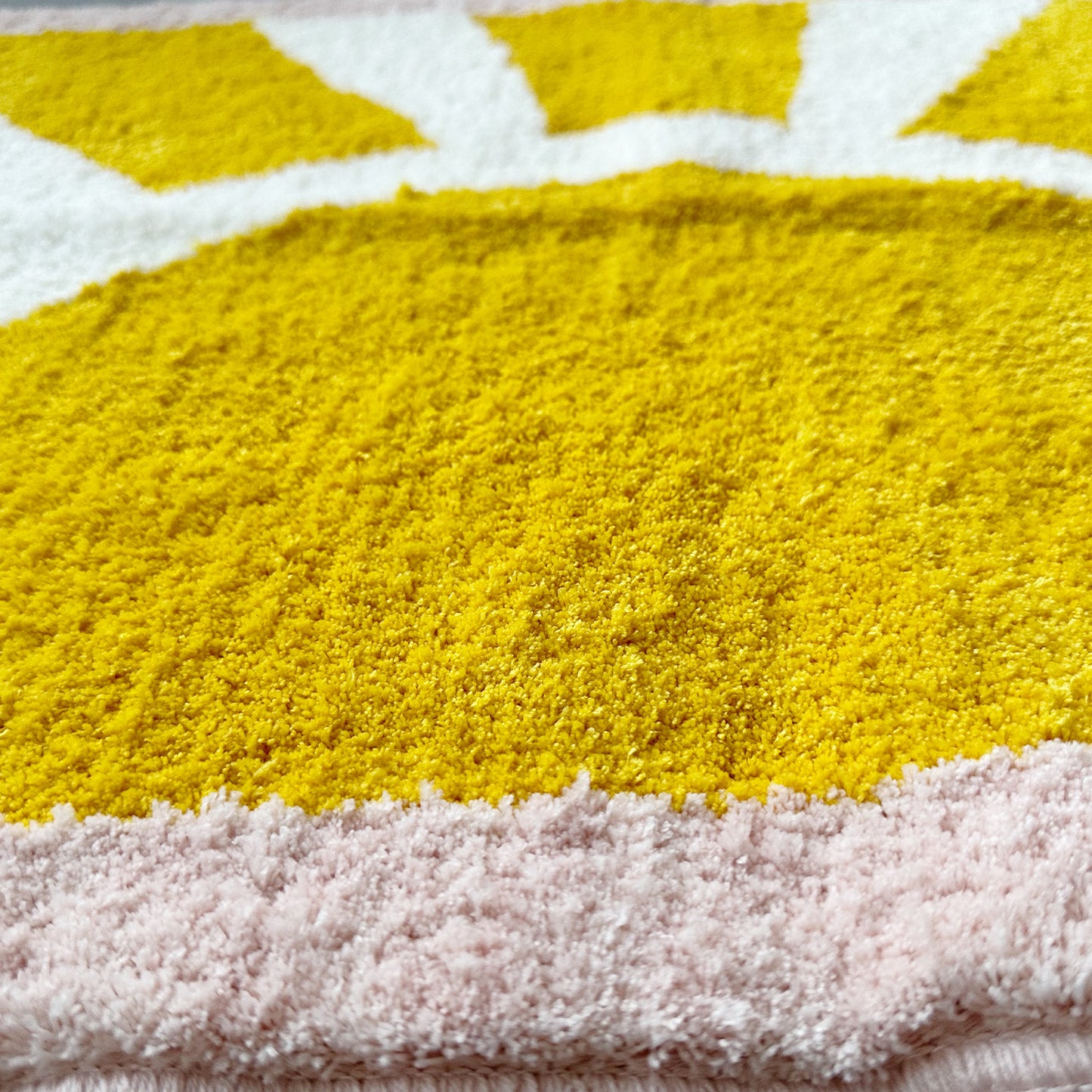 Feblilac Yellow Sun Pink Edge Tufted Bath Mat