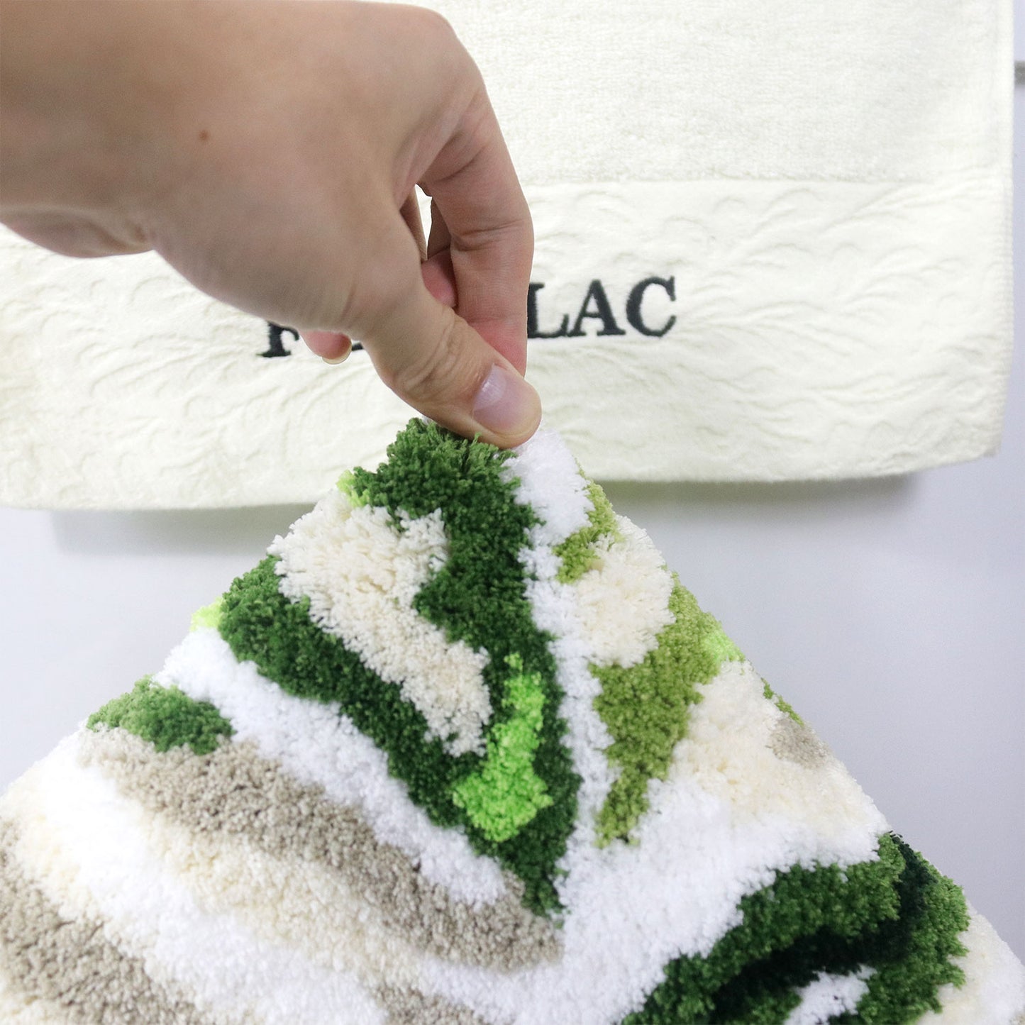 Feblilac Irregular Turquoise Monstera Tufted Bath Mat