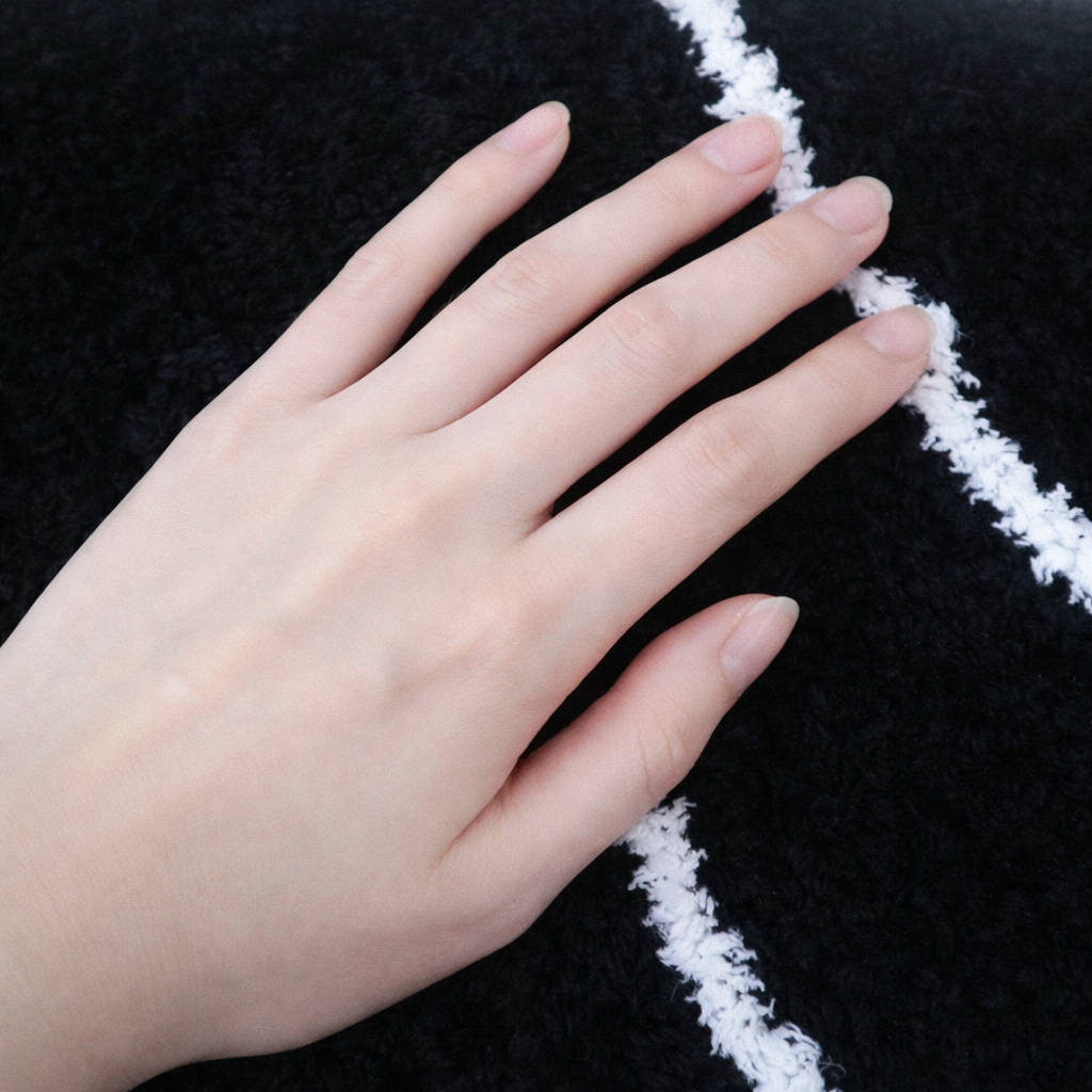 Feblilac Black and White Boobs Tufted Bath Mat