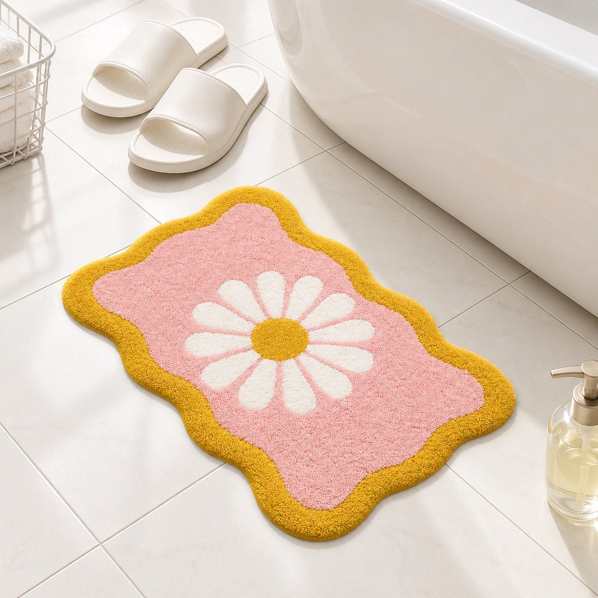 Daisy Scalloped Tufted Bath Mat