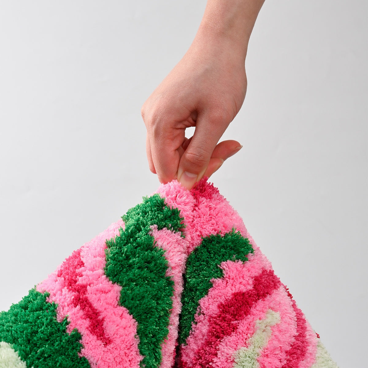 Feblilac Pink and Green Tropical Leaves Tufted Bath Mat