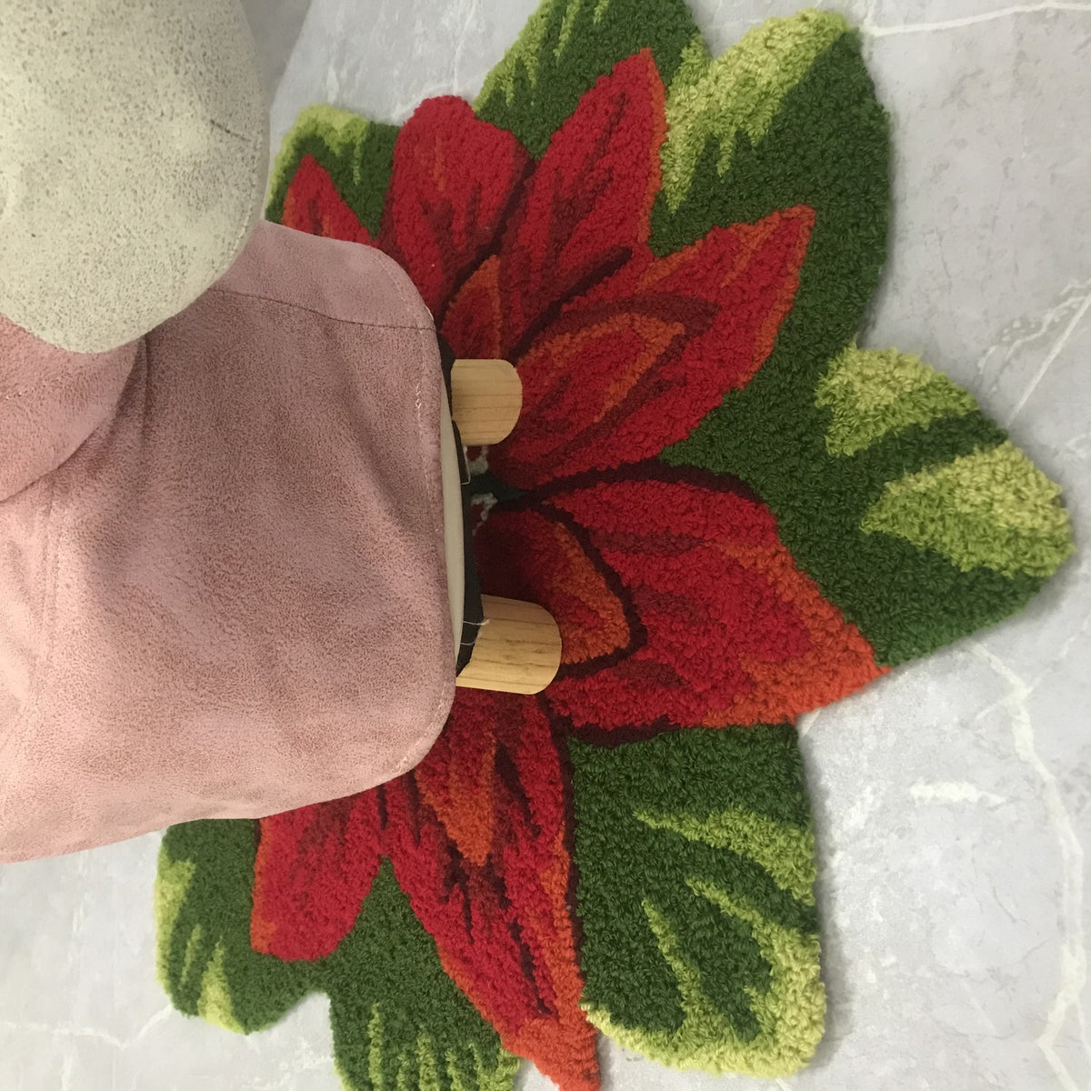 Feblilac Christmas Poinsettia Tufted Bath Mat