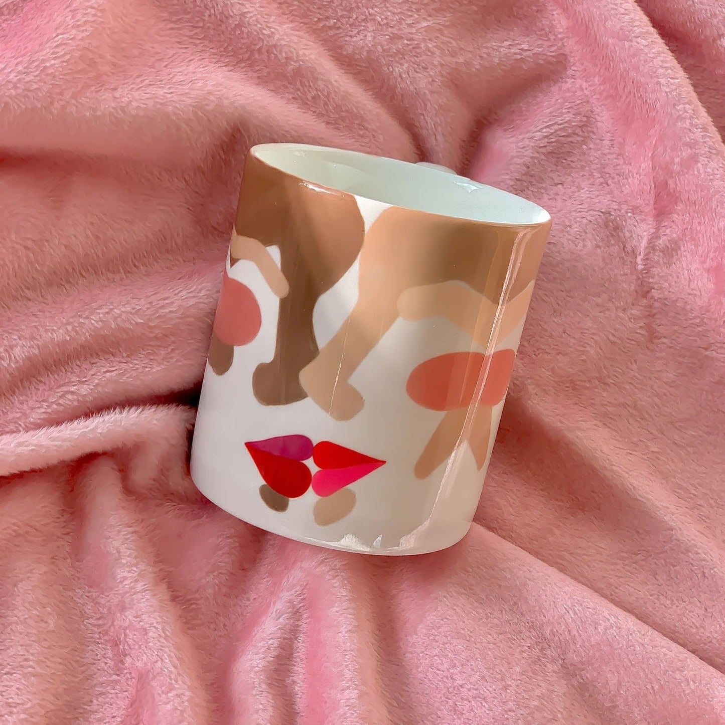 Kiss Mug