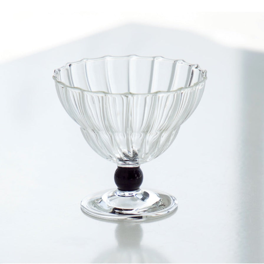 Scallop Glass with Black Globe