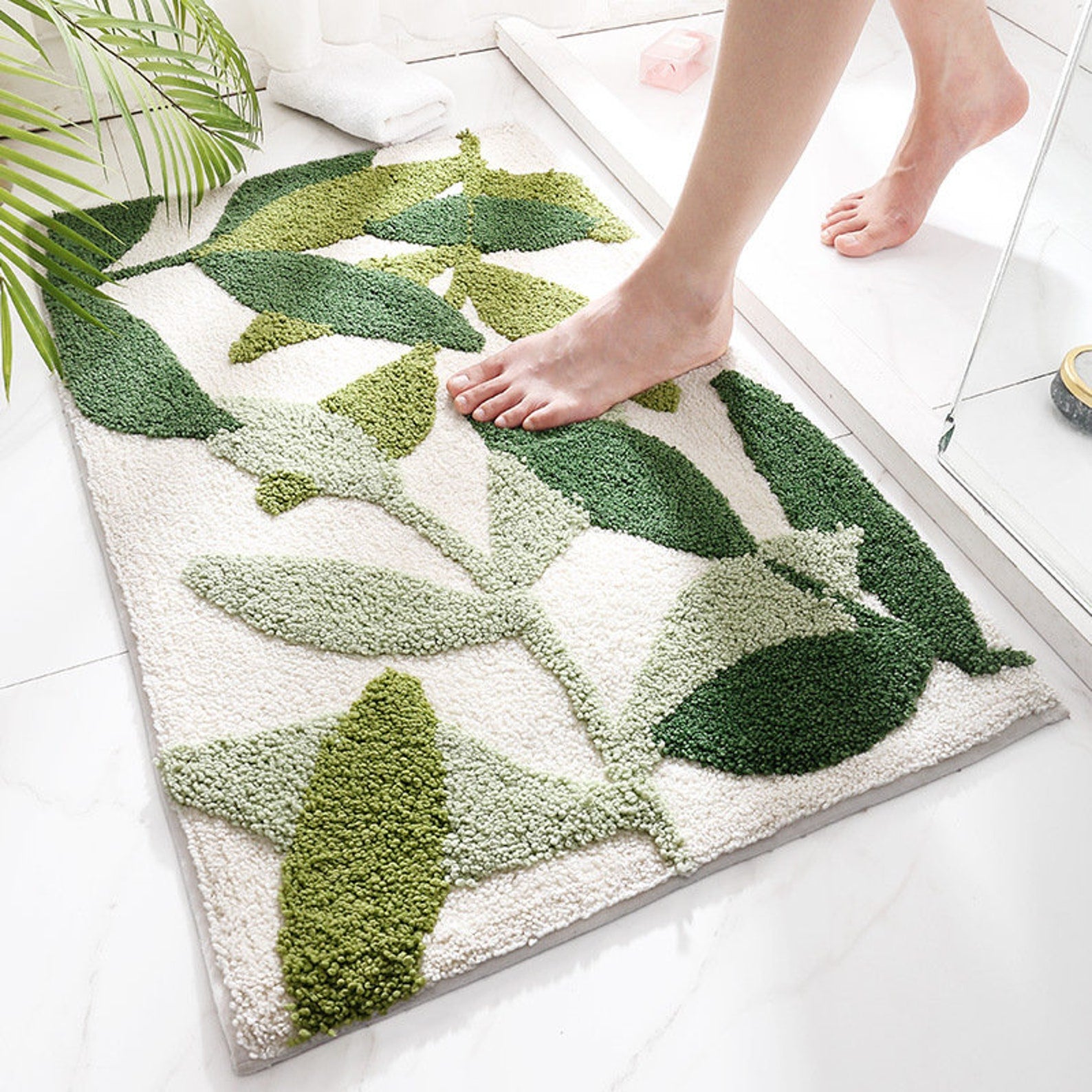 Feblilac Green Leaves Soft Bath Mat, Multiple Sized Floral Non Slip Ba –  Feblilac Store